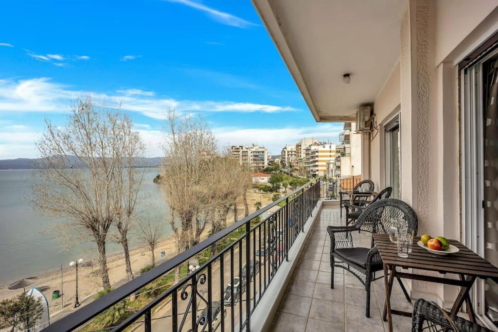 Bright Central Apartment With Splendid Sea View! Chalkís Exteriör bild