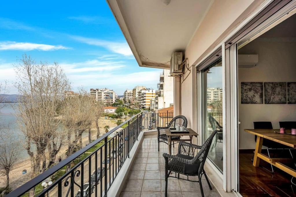 Bright Central Apartment With Splendid Sea View! Chalkís Exteriör bild