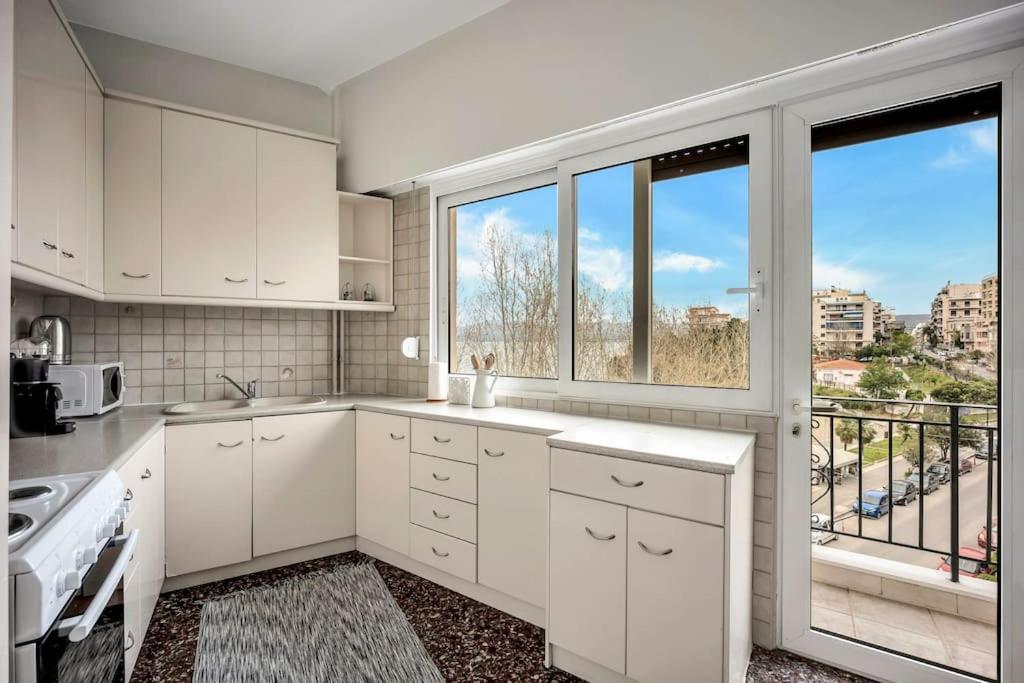 Bright Central Apartment With Splendid Sea View! Chalkís Exteriör bild