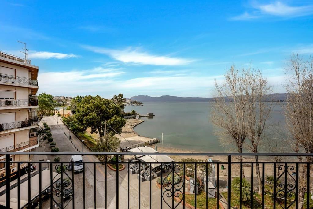 Bright Central Apartment With Splendid Sea View! Chalkís Exteriör bild