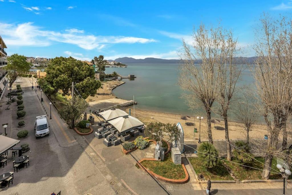 Bright Central Apartment With Splendid Sea View! Chalkís Exteriör bild