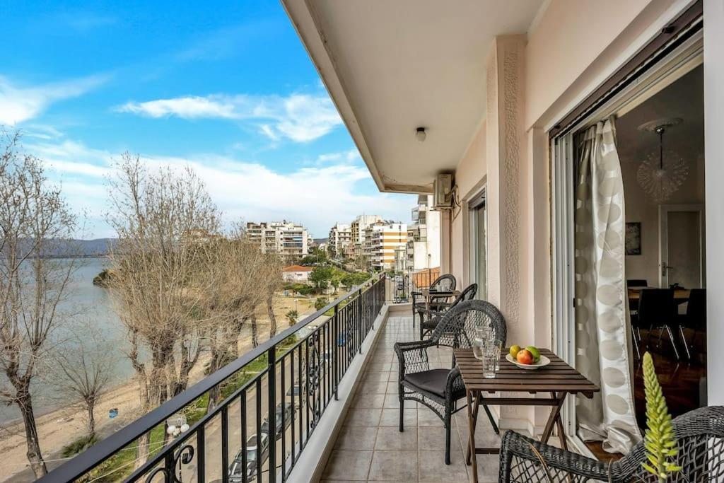 Bright Central Apartment With Splendid Sea View! Chalkís Exteriör bild